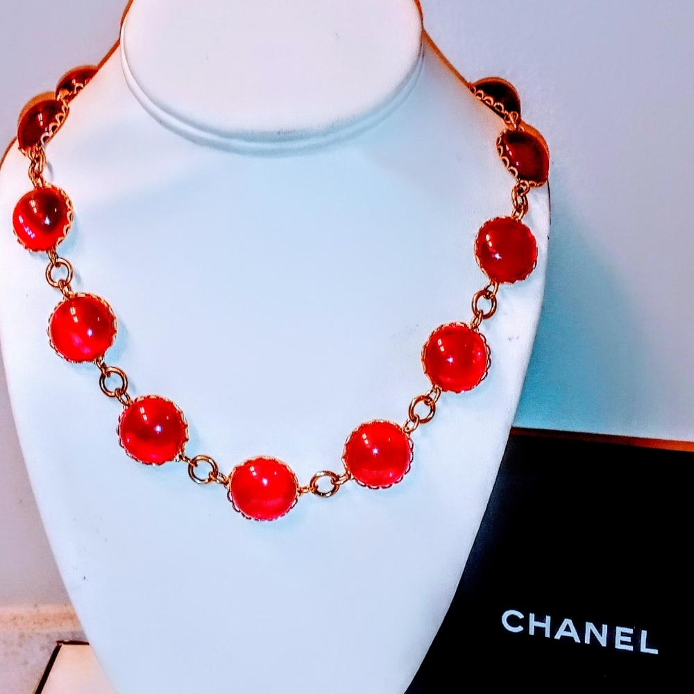 Vintage Chanel Gripoix Red Bezel Set Necklace